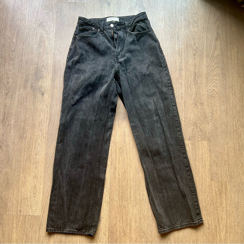 A&F • Curve Love High Rise Loose Jean